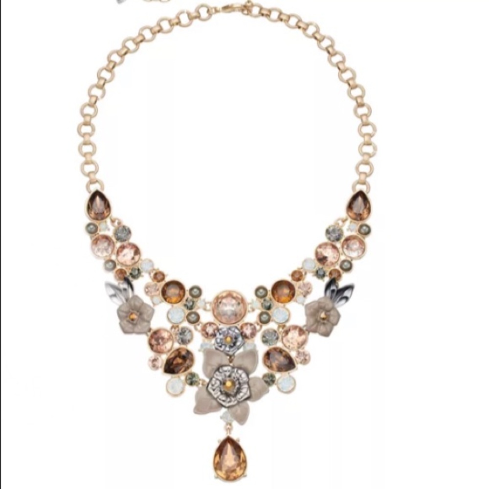 NWT Beautiful Large Vera Wang Bib Necklace Gold Tone Flowers Multi Colored Gems